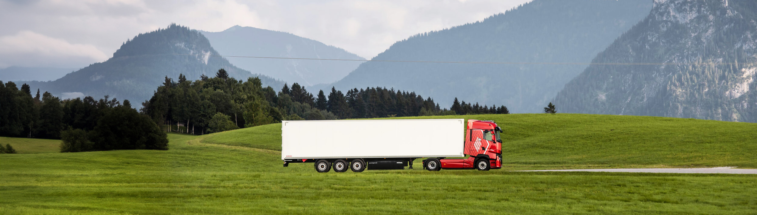 Sustainability Renault Trucks - a truck driving in a green landscape